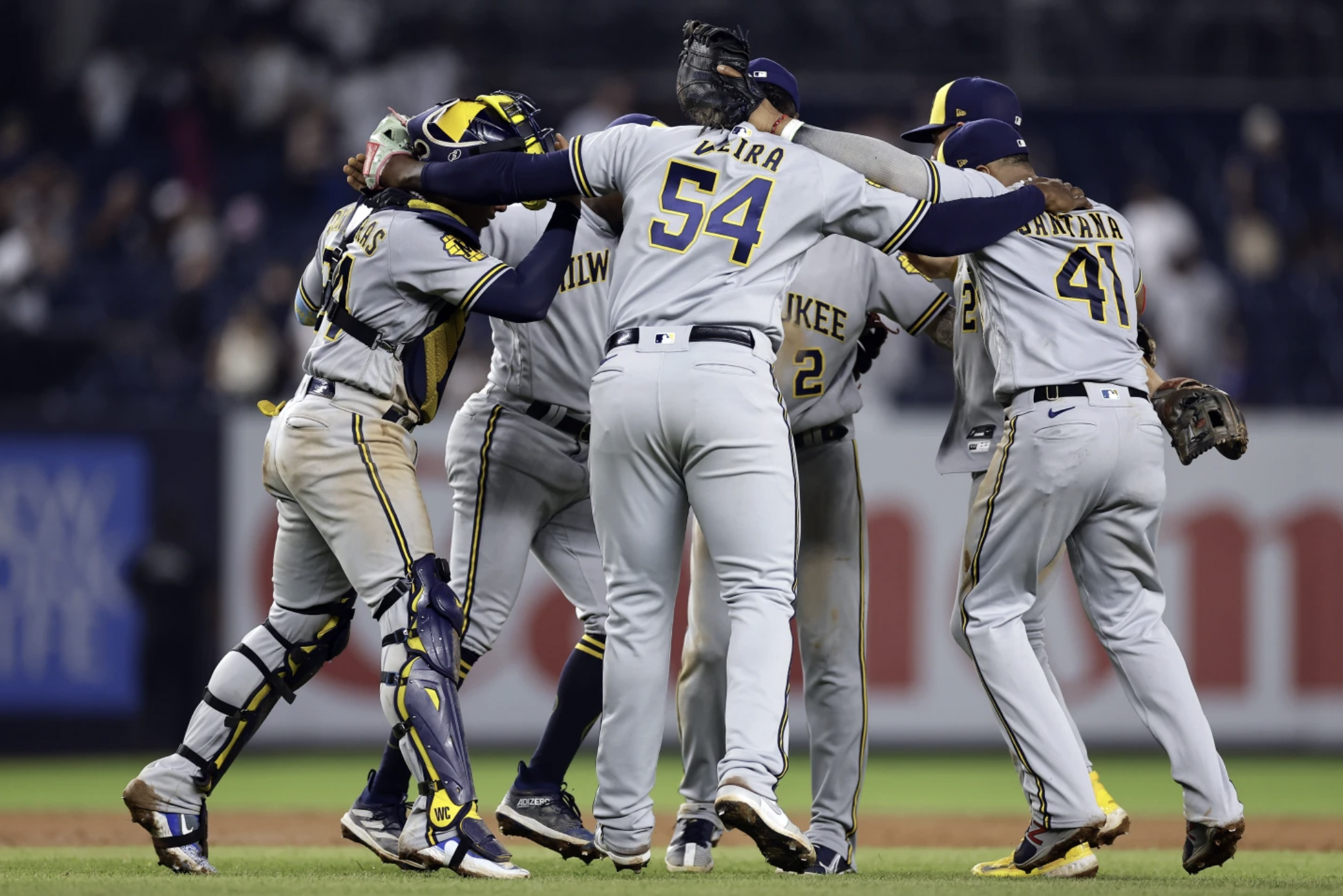 Brewers rally to overcome Domínguez's fourth homer, drop Yankees below .500  with 8-2 win